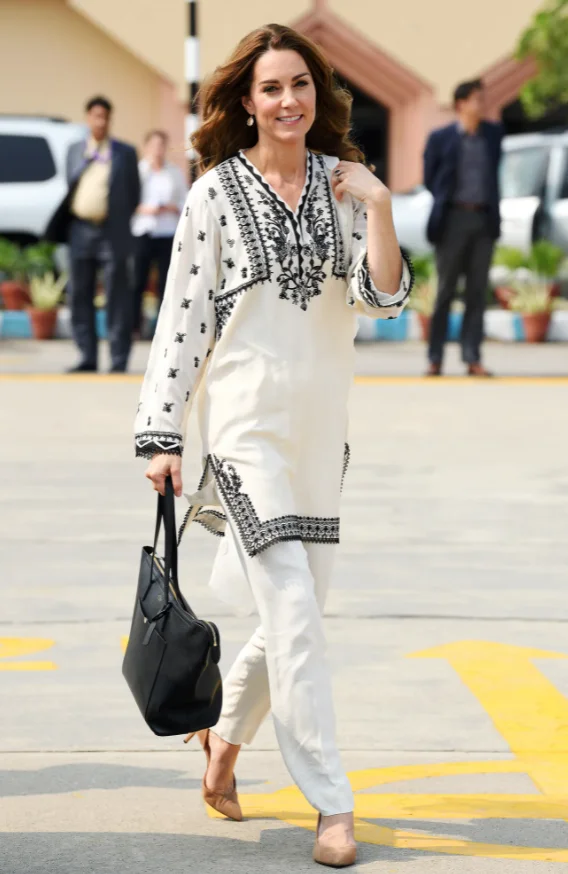kate middleton wearing shalwar kameez