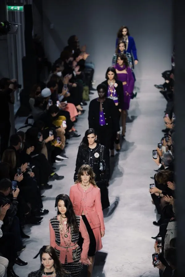 chanel finale picture of the-2021-22-metiers dart show at le19