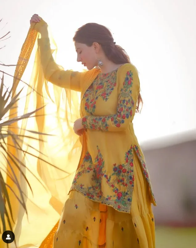 Naimal Khawar Khan wearing yellow dress