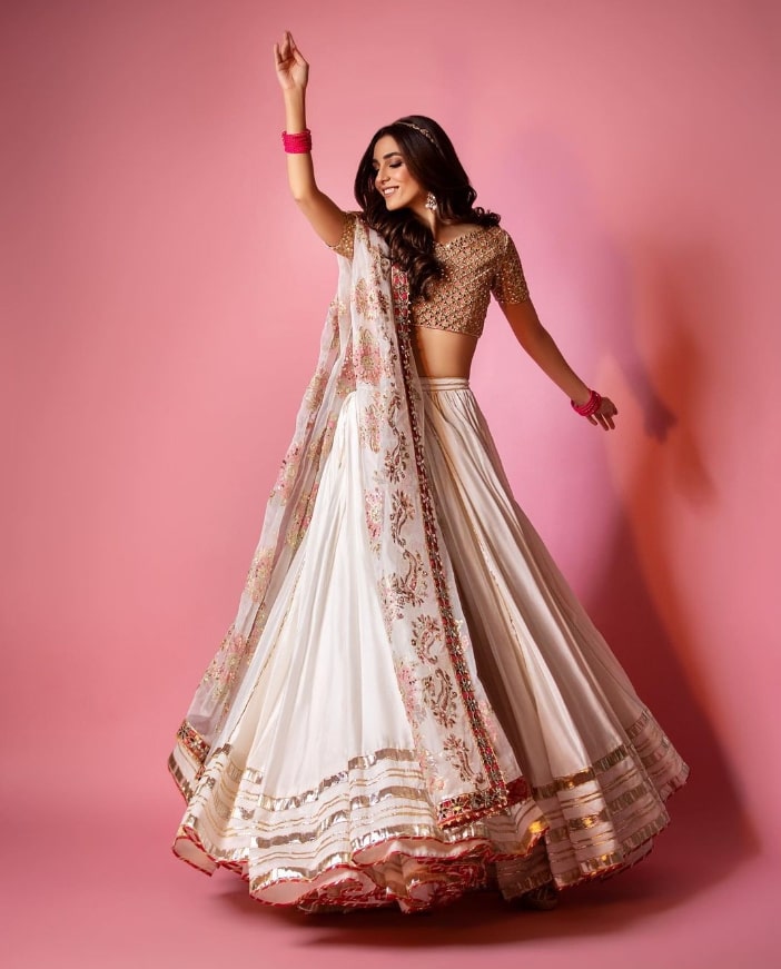 Maya Ali posted photos twirling in lehenga from Maya’s Pret festive collection